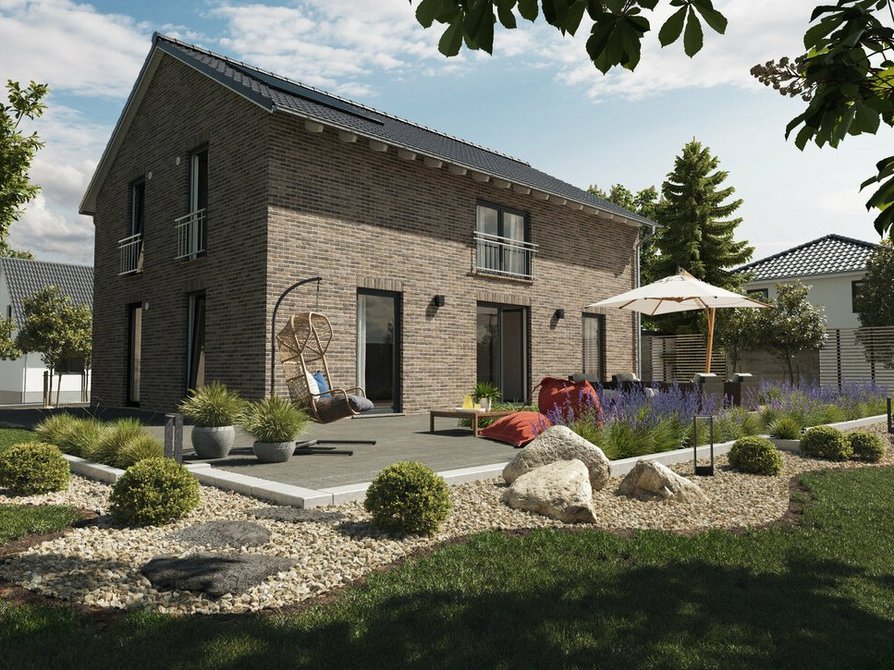 Das Einfamilienhaus Landhaus 142 Modern in Cinder Kohle Klinker bietet Platz für bodentiefe Fenster einen lichtdurchfluteten Wohnraum, modernes Satteldach mit optionaler Photovoltaikanlage, farbigen Fassadenakzenten und einer einladenden Terrasse.